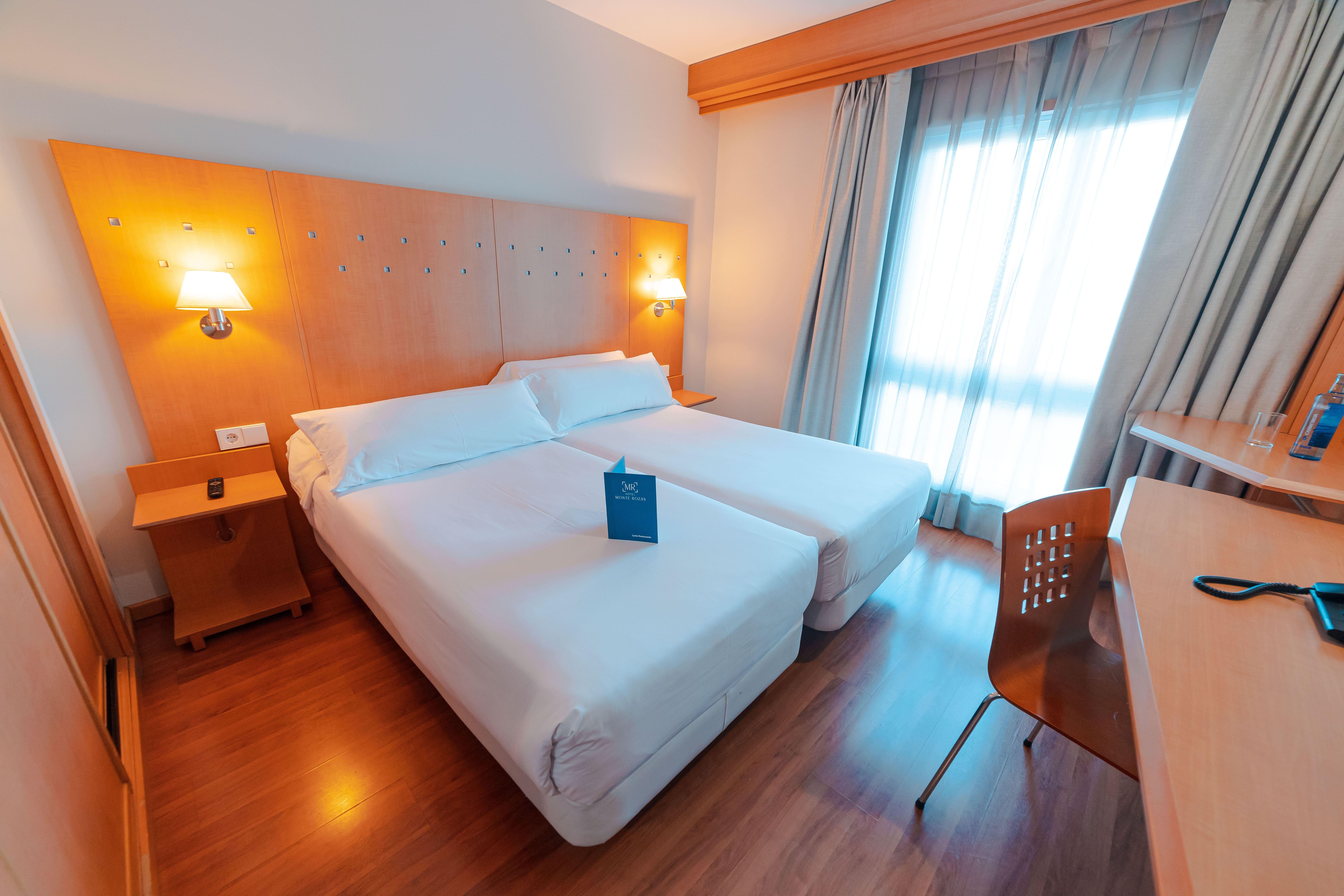 Hotel Monte Rozas لاس روزاس دي مدريد المظهر الخارجي الصورة